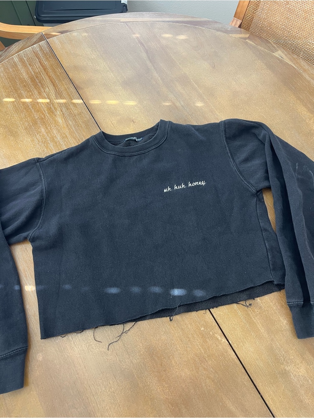 Brandy Melville Cropped Crewneck uh huh honey